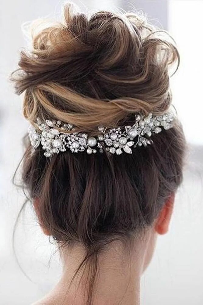 Прически на средние волосы с украшениями Wedding Hairstyles For Medium Length Hair: 40+ Best Looks Messy wedding hair, Me