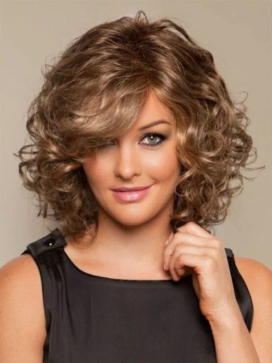 Прически на средние вьющиеся волосы для женщин 21 Curly Hairstyles For Round Faces - Feed Inspiration Medium curly hair styles,