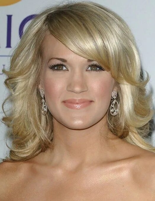 Прически на среднюю челку 36 Carrie Underwood Hairstyles- Carrie Underwood Hair Pictures - Pretty Designs 