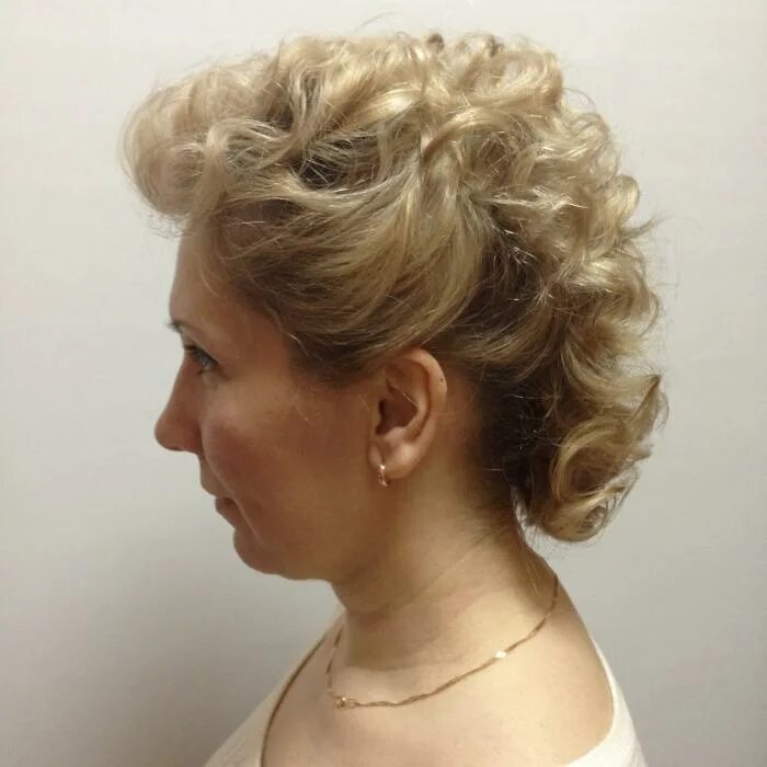 10 Glamorous Wedding Updos that You Will Love - HairPush Penteados lindos, Pente