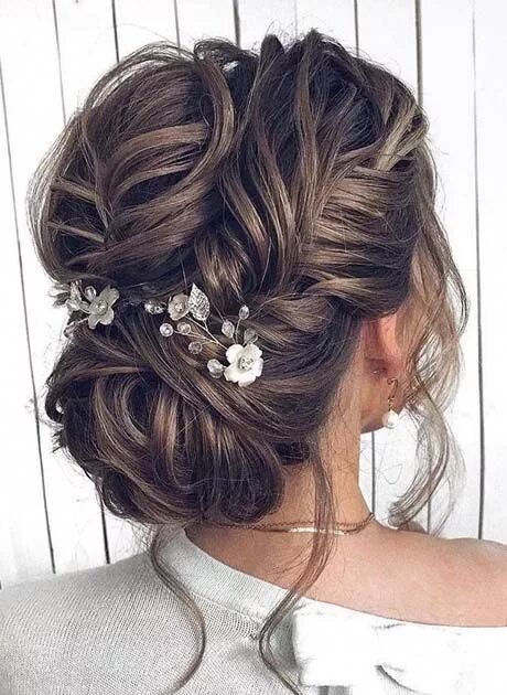 Прически на свадьбу гостье на средние Wedding Hairstyles Trends 2019 Wedding bun hairstyles, Bride hairstyles, Wedding