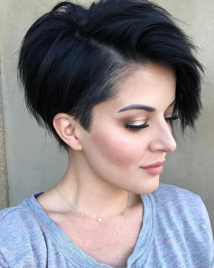 Прически на темные короткие Pin by Gwen O’Dell on Styln that Hair Short hair styles, Popular short hairstyle