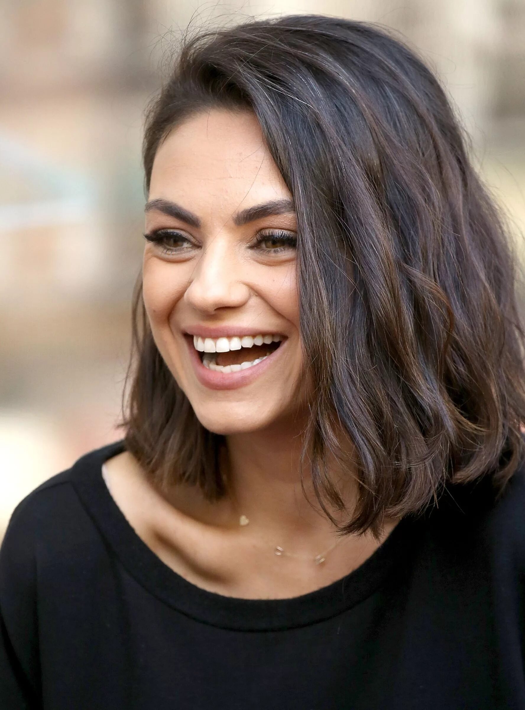 Прически на волосы длиннее плеч Mila Kunis Has The Best Hollywood Glow-Up-& No One Has Noticed Thick hair styles