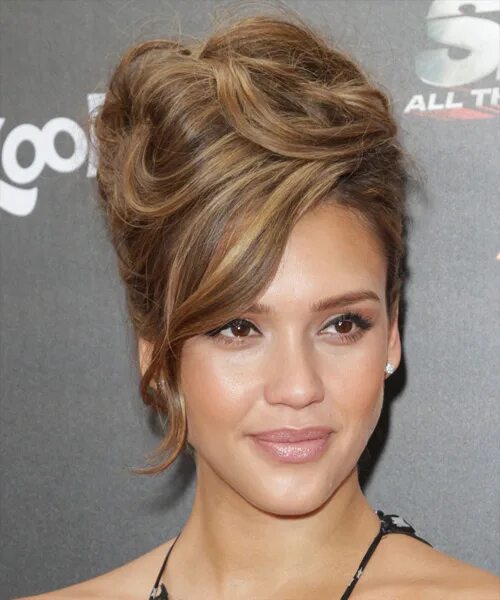 Прически на вверх средние Jessica Alba Long Curly Brunette Updo Hairstyle with Side Swept Bangs and Light 