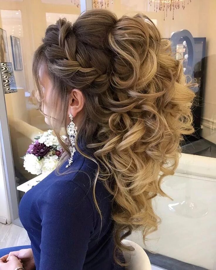 Свадебная прическа на длинные волосы - греческая коса Wedding updo for long hair