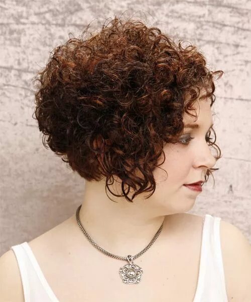 Прически на вьющиеся волосы для полных женщин Naturally curly hairstyles Short curly hairstyles for women, Curly hair styles n