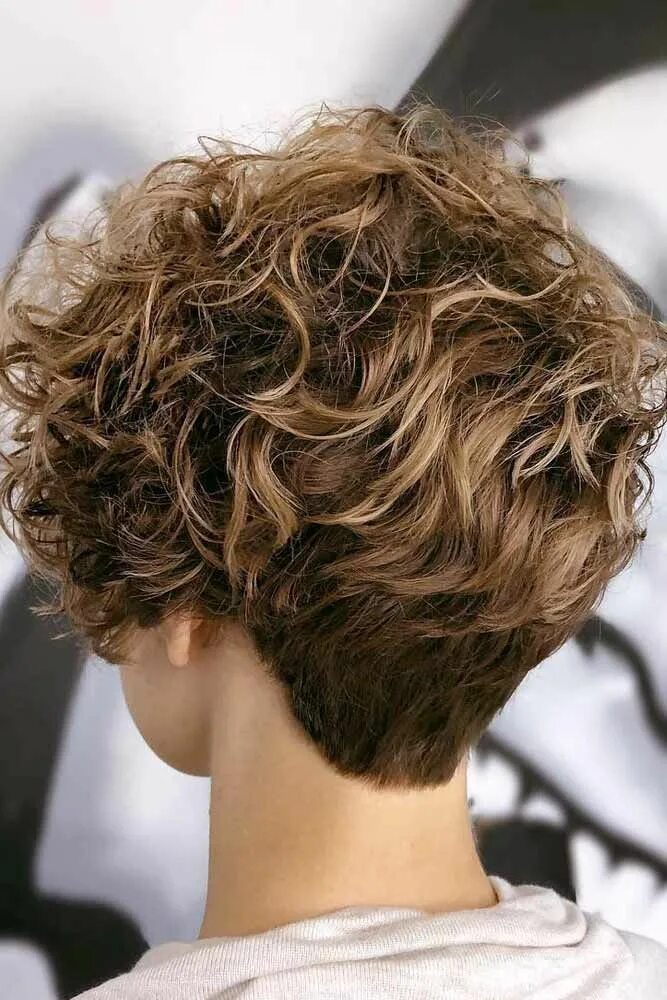 Прически на вьющиеся волосы для женщин 29 Styles For A Curly Pixie Cut To Ask For Curly pixie hairstyles, Curly pixie h