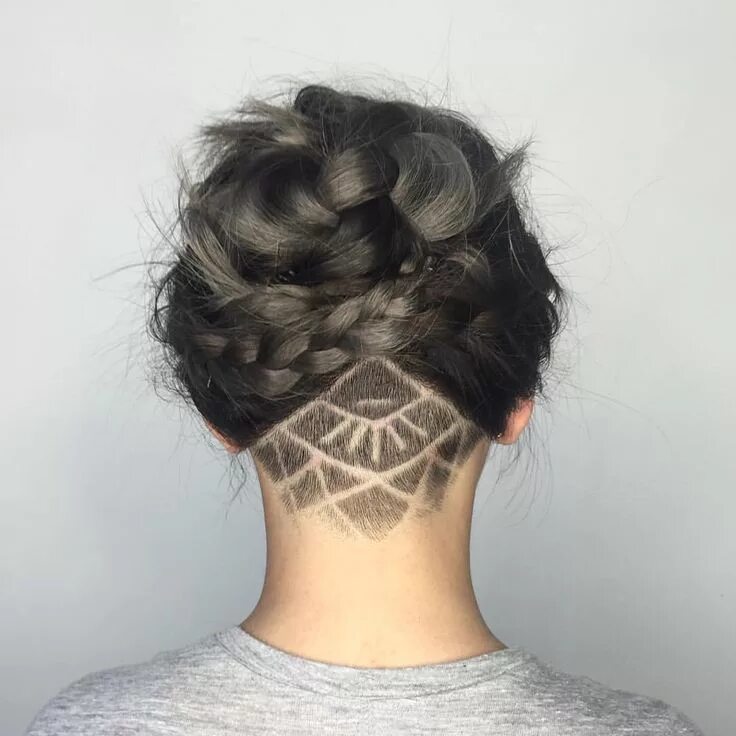 Прически на затылке фото The Only Braid Styles You'll Ever Need to Master (With images) Undercut hairstyl