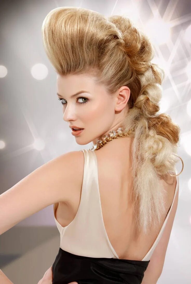 Прически начесы фото Hairstory Front hair styles, Runway hair, Medium hair styles