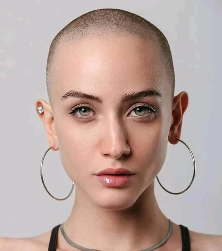 Прически налысо женское Pin on - Buzzcut / TWA Shaved hair women, Buzz cut women, Bald head women