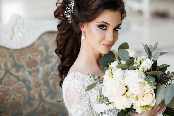 Прически невесте на свадьбу на длинные Fryzury ślubne - koki, włosy długie, krótkie, warkocze, blond Wedding hairstyles