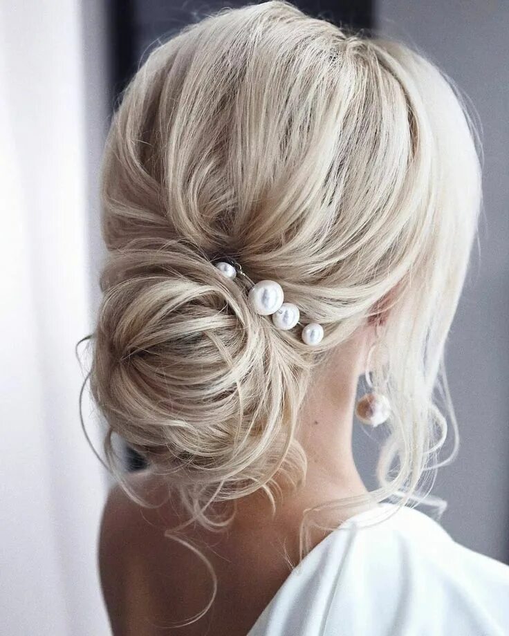 Прически низкие пучки фото Sweet Bridal Hairstyle