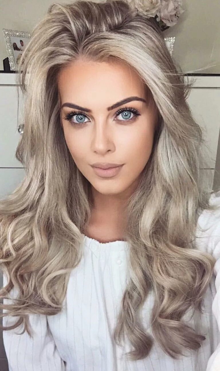 Прически пепельные женские Pin on CHLOE BOUCHER Silver blonde hair, Silver blonde, Blonde hair color