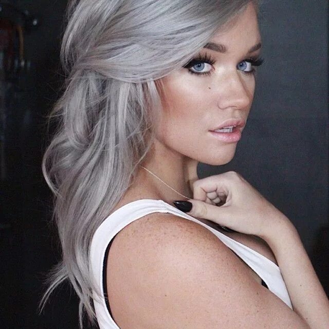 Прически пепельные женские grey and ash blonde hair - Google Search Ash blonde hair, Grey hair color, Hair 