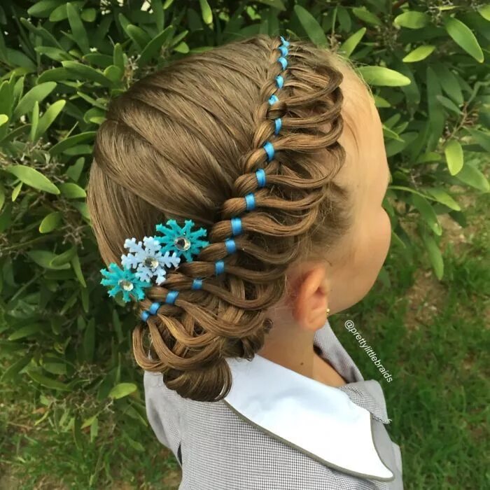 Прически плетение на длинные для девочки Esta madre hace trenzas INCREÍBLES en el cabello de su hija Kids braided hairsty