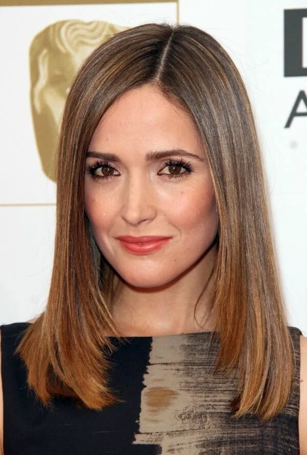 Прически по плечи женские без челки Picture of Rose Byrne Medium length hair styles, Rose byrne hair, Straight hairs