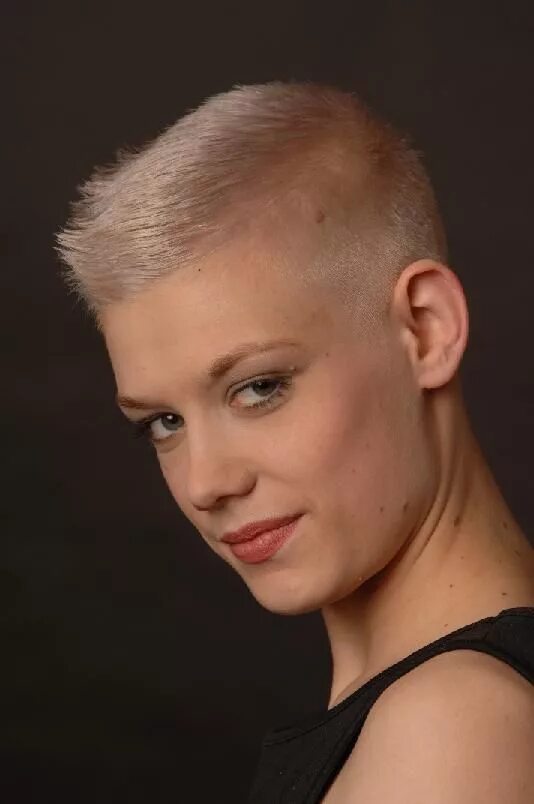 Прически под машинку женские Pin on Beauty Super short hair, Short hair styles, Short hair styles pixie