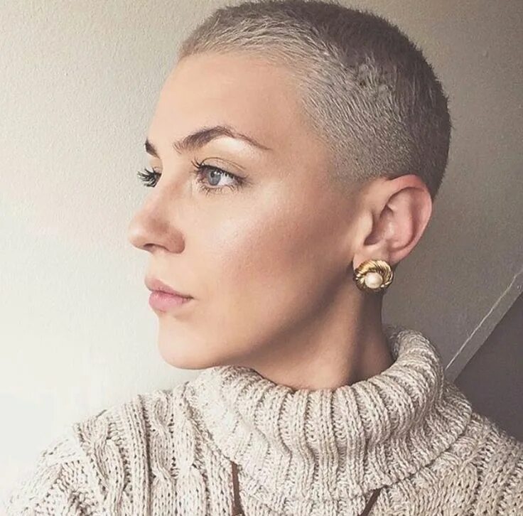 Прически под машинку женские Pin su Buzz cut kapsels 01 Capelli cortissimi, Capelli corti rasati, Capelli