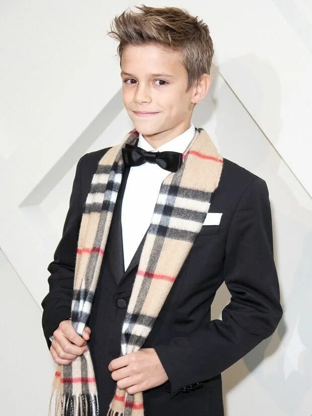 Прически подростков мальчиков 12 лет Romeo Beckham Is Too Cute for Words in the New Burberry Campaign Cool hairstyles