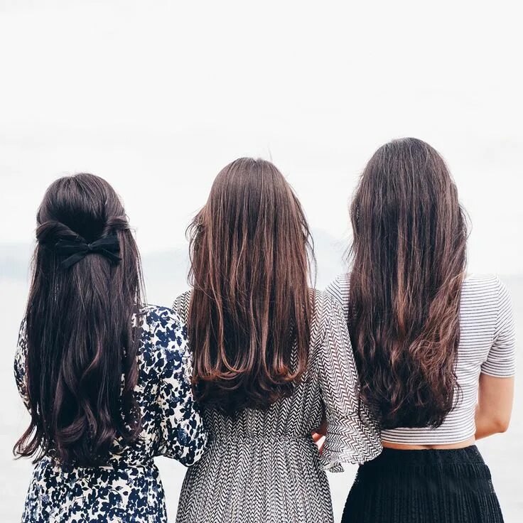 Прически подруг Enjoy luxuriously long locks with #hairextensions available at #TeddieKossofs. O