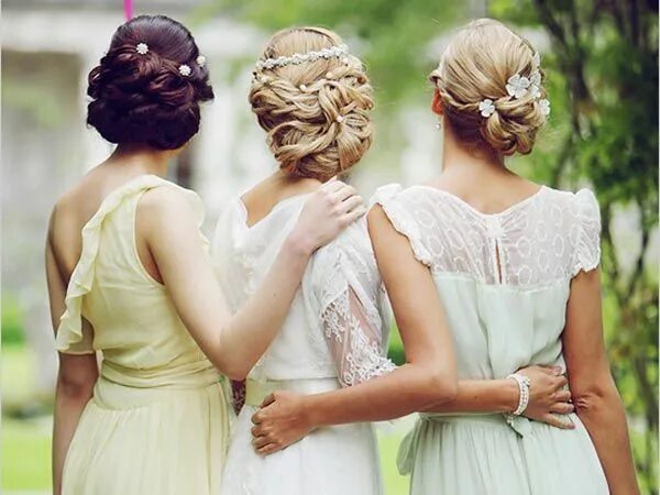 Прически подруг Wedding Etiquette for Bridesmaids - Bridesmaid Duties Wedding Planning, Ideas & 