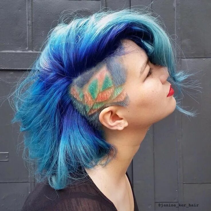 Прически покрашенные волосы 20 Stunning Undercut Hair Tattoo Designs for Girls Undercut hairstyles, Hair tat