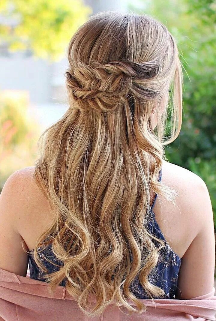 Прически распущена Pretty Braids and hair down Wedding Hair style idea Long hair styles, Braids for