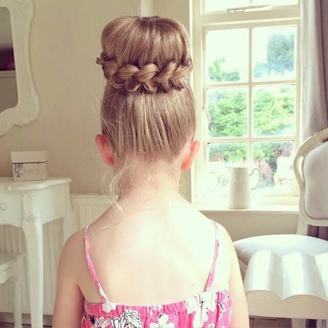 Прически ребенку девочке на длинные волосы Pin by Jill Ehat on Hair to Try Hair styles, Gorgeous hair, Bun hairstyles