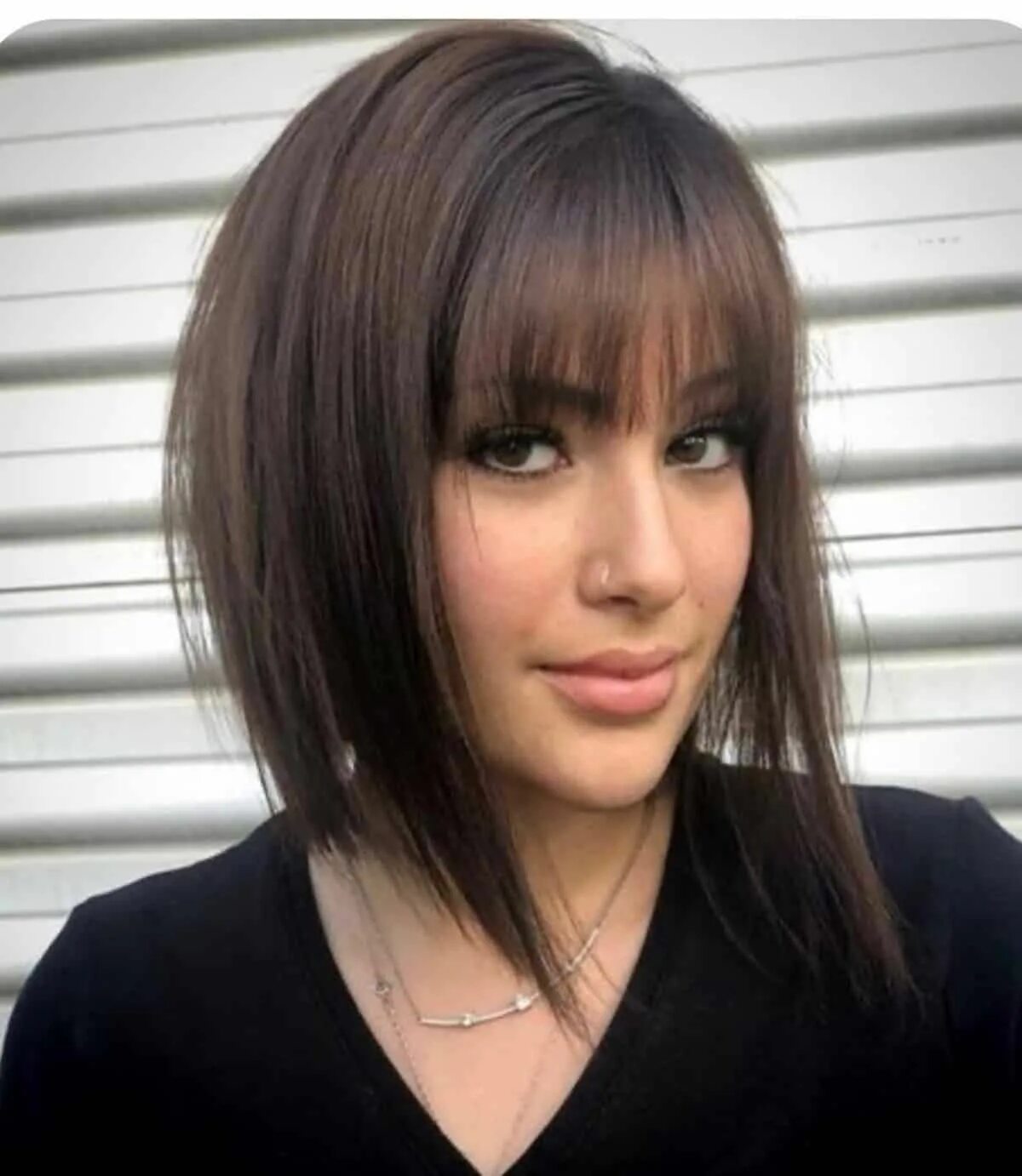 Прически с челкой женские 2024 50+ Fresh Inverted Bob Haircut Ideas for 2024 Hair styles, Bob haircut with bang