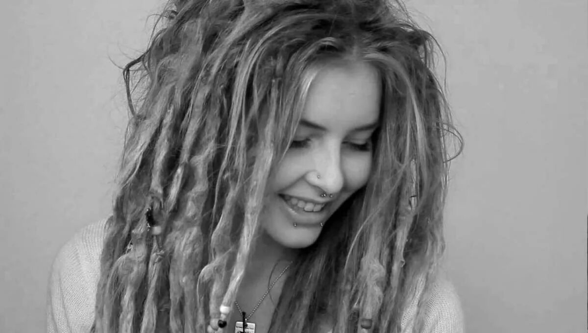 Прически с дредокудрями фото женские Yes, It's OK for White People To Wear Dreadlocks Dreadlock hairstyles, Mens hair