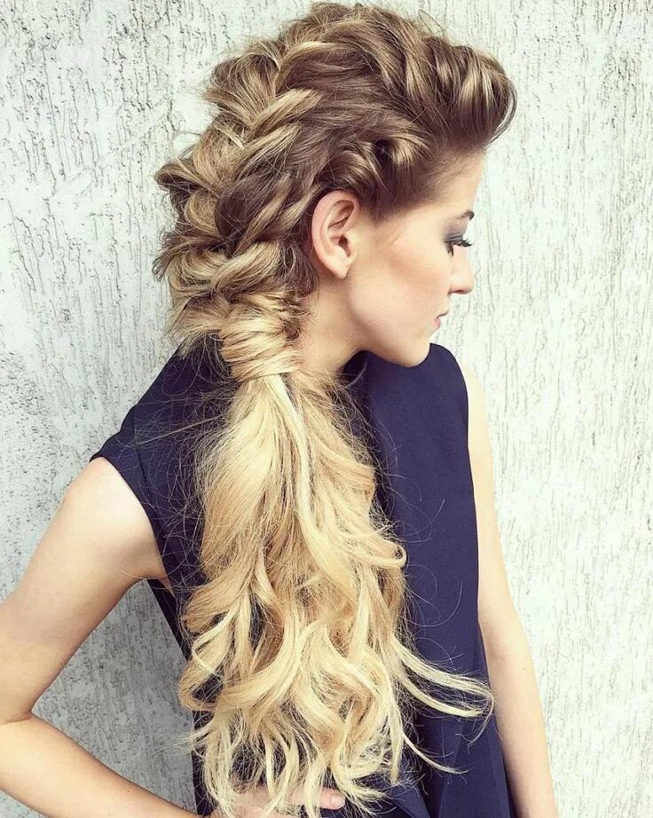 Прически с двумя на длинные волосы 45 Side Hairstyles for Prom to Please Any Taste in 2019 Side braids for long hai