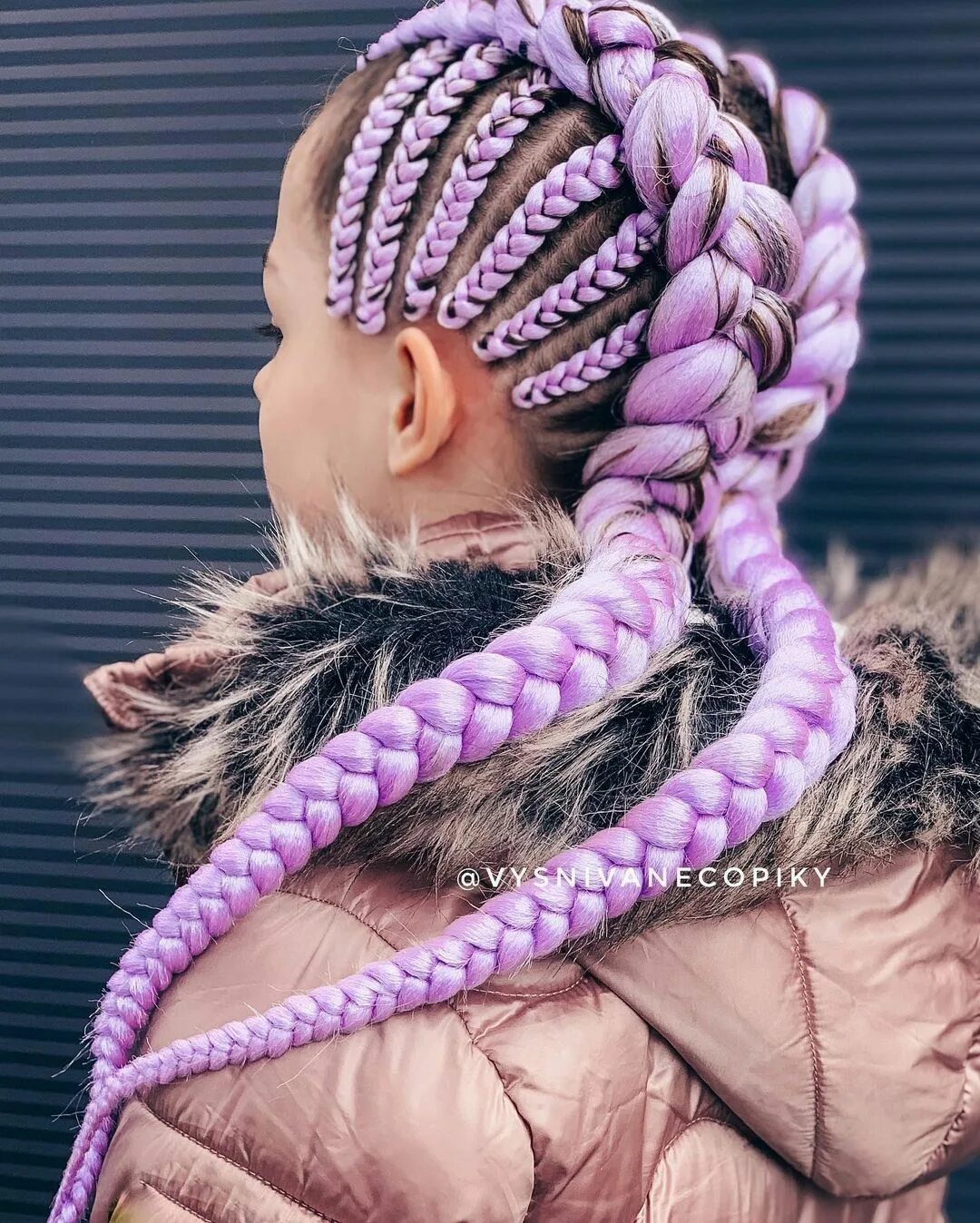 Прически с канекалоном для женщин Pin by Ivonne on trenzas pegadas a la cabeza Hair twist styles, Braiding hair co