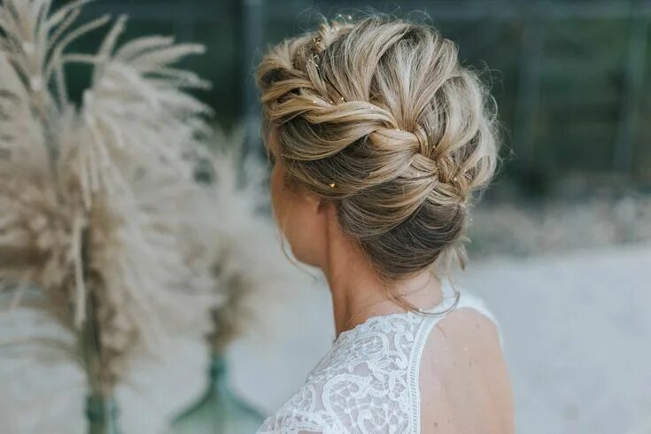 Прически с колоском на средние волосы Bridal hairstyles 2018 for medium and long hair with glitter Bridal hairstyles w