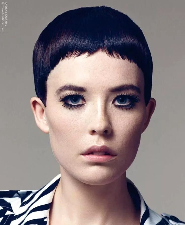 Прически с короткой челкой What do you think of this cut? Thin hair pixie, Super short hair, Pretty short h