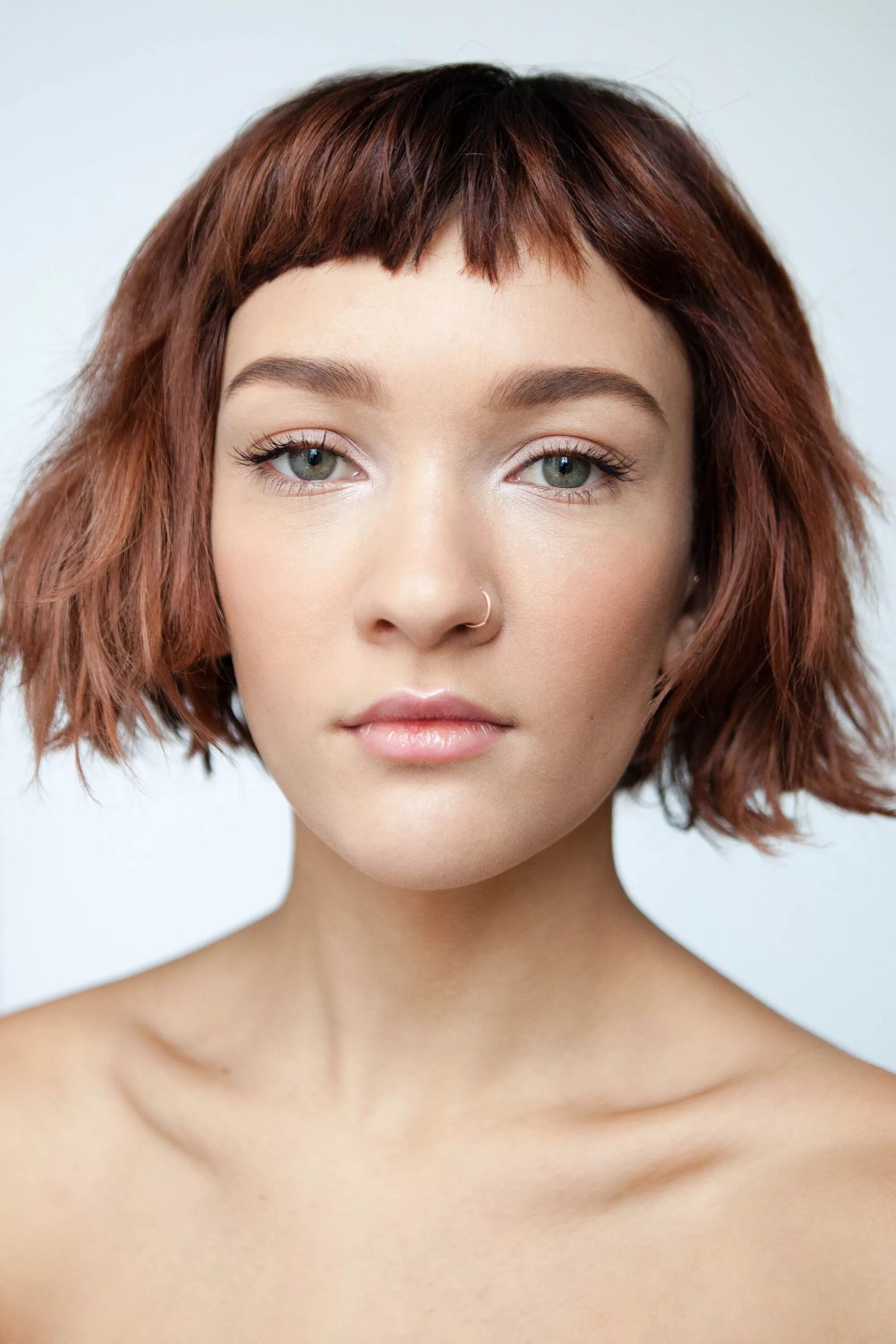 Прически с короткой челкой фото Layered auburn bob #MarleneHS #RoxieDarling #WesSharpton #TonyKelley #MichaelGor