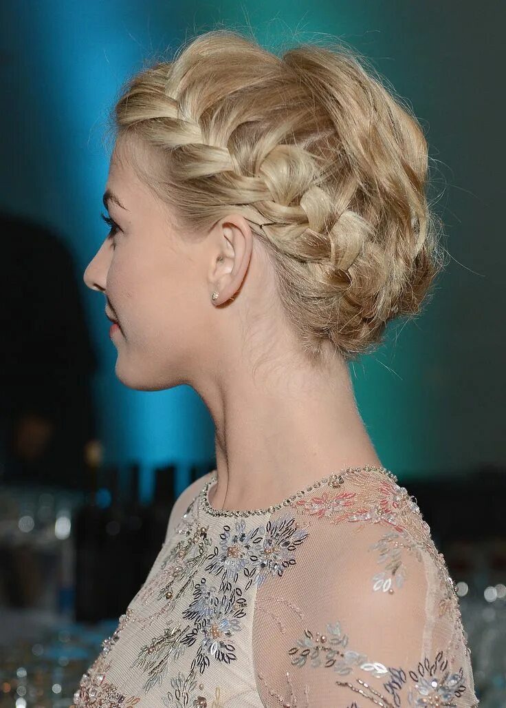 Прически с косами An intricate french plait swept all the way around Julianne's head to 10 Top Hai