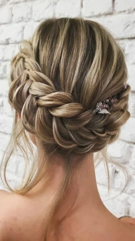 Прически с косами на средние Braided Crown to Change Your Everyday Style #weddinghairstyles Braided hairstyle