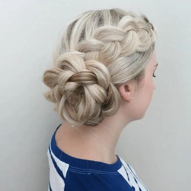 Прически с косами на средние волосы Seventeen on Instagram: "Will never not be impressed by a braided updo #hairgoal