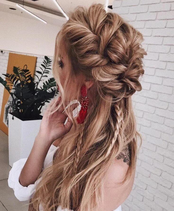 Прически с косой с распущенными волосами Gorgeous Braid Hairstyle Inspiration , braids #hairstyle #braids #hair #weddingh