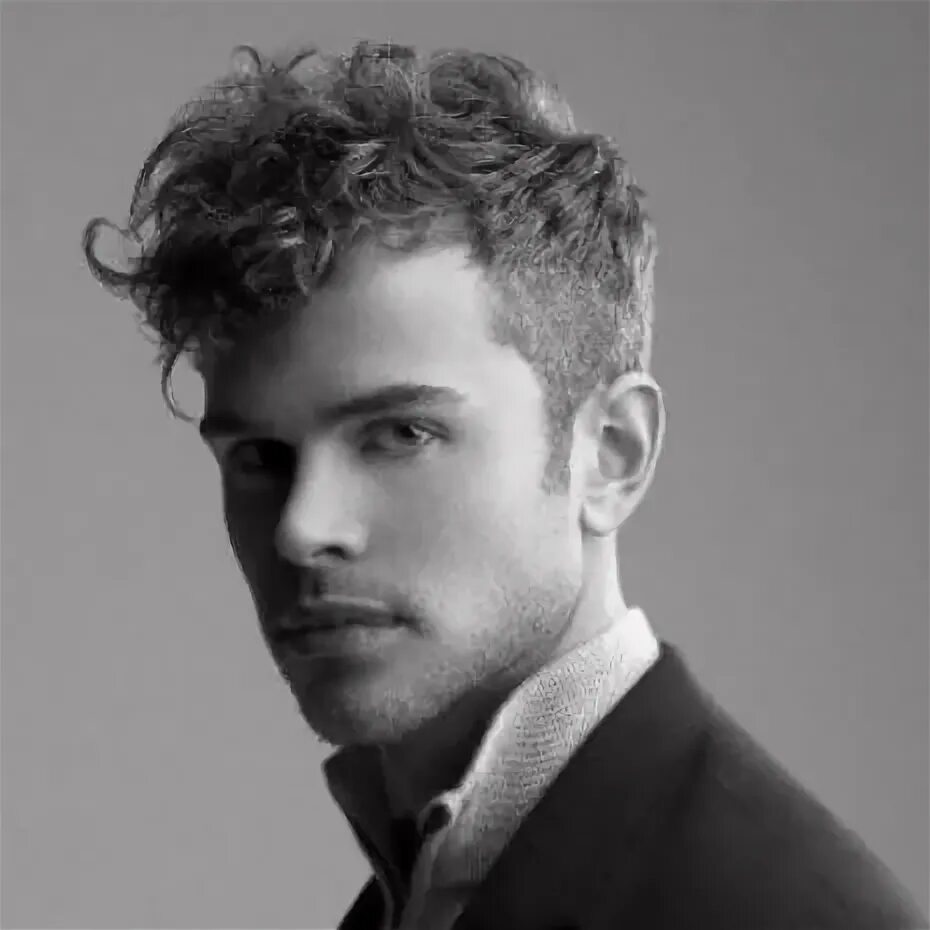 Прически с кудрявыми волосами мужские средние The Best Curly/wavy Hair Styles And Cuts For Men The Idle Man Cortes de pelo hom