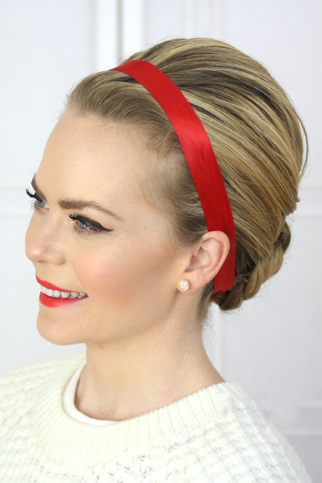 Прически с лентой на средние 12 Ways to Rock Ribbon in Your Hair Ribbon hairstyle, Headband hairstyles, Long 