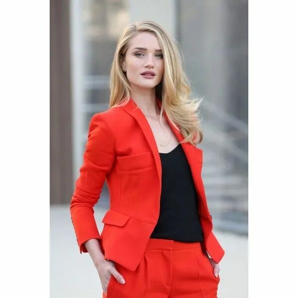 Прически с пиджаком женские Rosie Huntington-Whiteley in Burberry at the Burberry Fall/Winter 2013... ❤ like