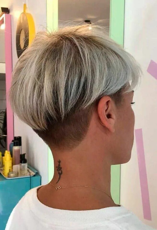 Прически с плоским затылком женские Hübsche Pixie mit Undercut #undercut #pixiehair ★ Kurze Frisuren zum Besten von 