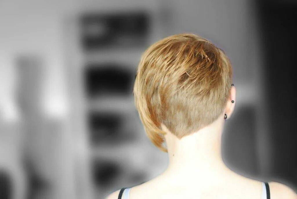 Прически с плоским затылком женские short hurr Hair styles, Short hair styles, Textured hair