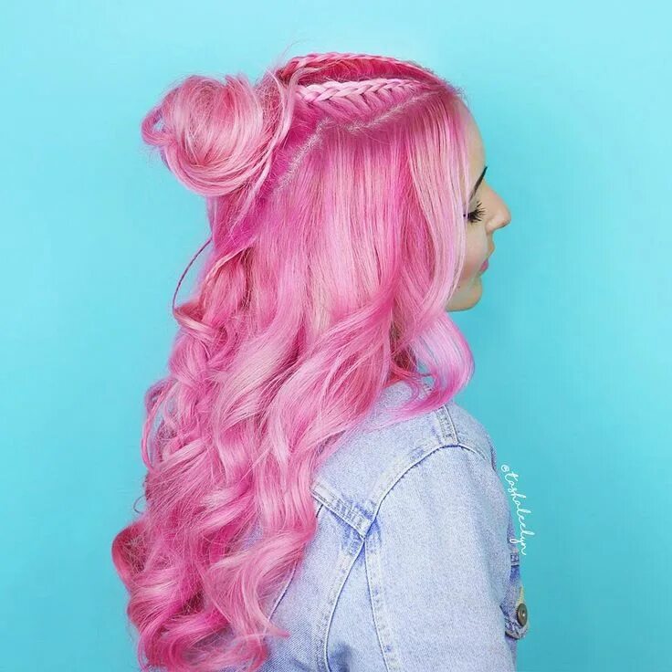 Прически с розовыми волосами See this Instagram photo by @tashaleelyn * 3,276 likes Pink hair, Bubblegum pink