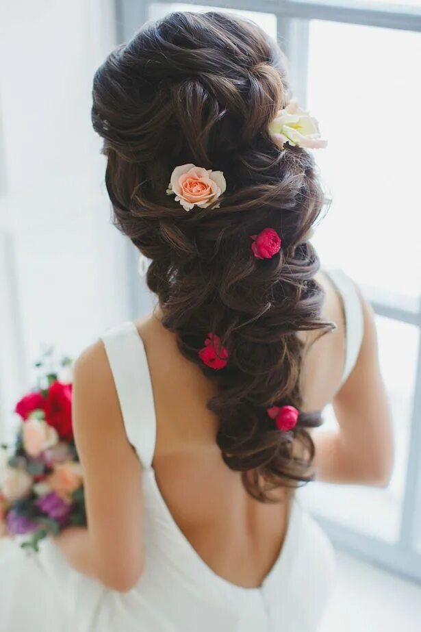 Прически с цветами на длинный волос 20 Gorgeous Wedding Hairstyles - Belle The Magazine Quince hairstyles, Quinceane