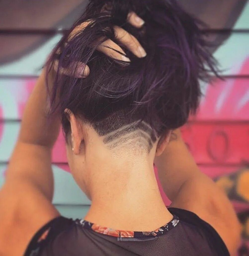 Прически с выбритым затылком женские Arrow undercut Undercut long hair, Undercut hairstyles, Undercut hair designs