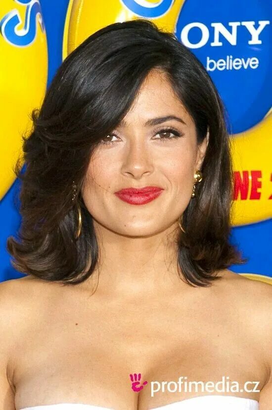 Прически сальма хайек как сделать Pin by Mauricio Machuca on Famosas Medium hair styles, Salma hayek hair, Hairsty