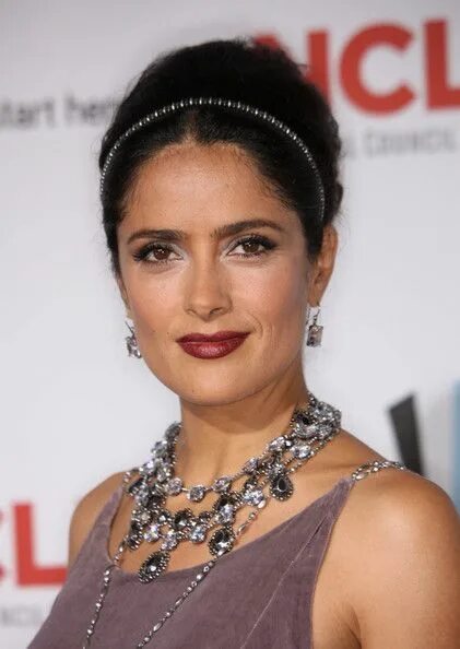 Прически сальма хайек как сделать Salma Hayek Photostream Celebrity hairstyles, Salma hayek, Hair styles