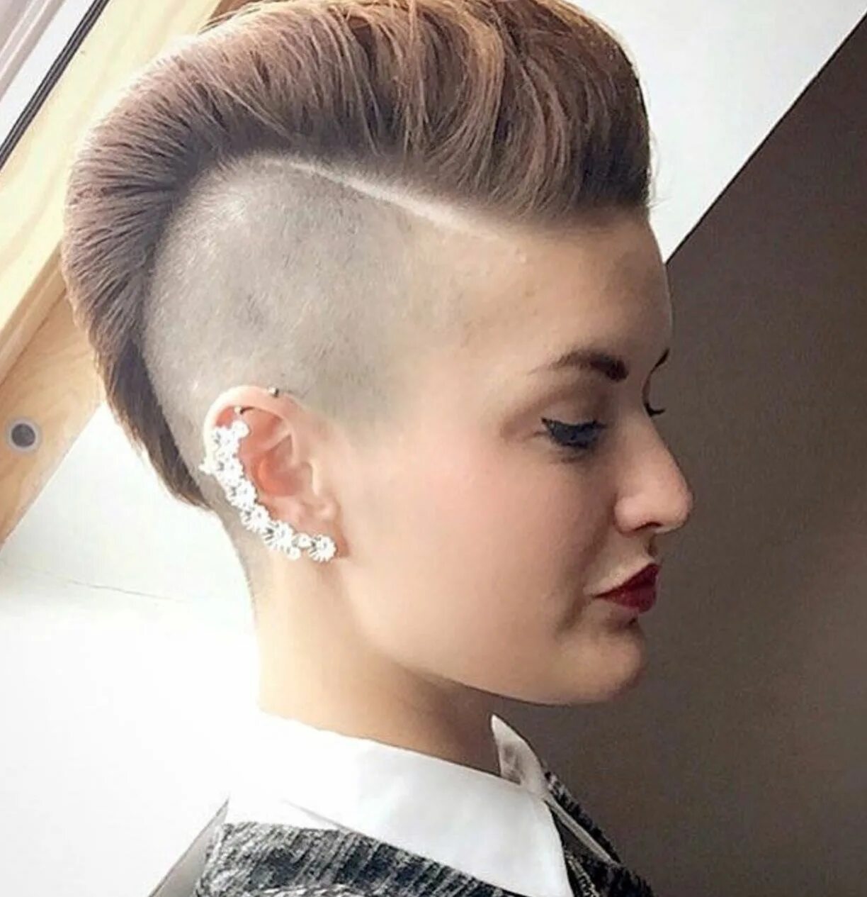 Прически сбритые виски женские Pin by Kapsel voorbeelden en ideeën on Korte kapsels 13 Half shaved hair, Shaved